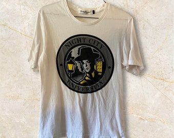 Vintage Night City University Tshirt Boack Yellow White College Fun Graphic