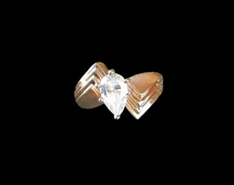 Vintage 80's Shaped Yellow Gold Ring Retro Teardrop Shaped Moissanite 10k 90s 80s Retro Shapes Geometrical