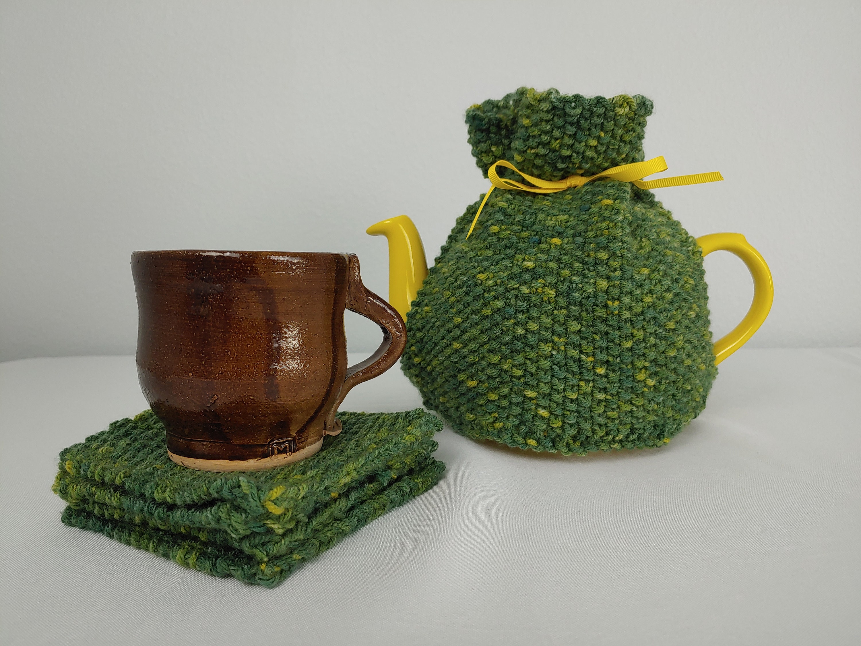 Teapot cozy with mug cozy