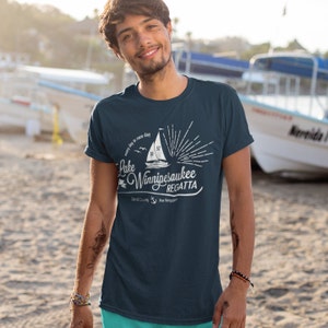 Lake Winnipesaukee Regatta (Was ist mit Bob) Herren Tri-Blend Crew Tee