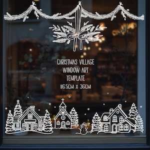 以下が含まれることがあります： 窓に描かれたクリスマスの村の白抜きイラスト。教会、家、木、雪だるまなどがあります。画像の上部には「CHRISTMAS VILLAGE WINDOW ART TEMPLATE 116.5CM X 36CM」というテキストがあります。