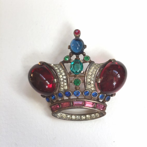 Trifari pin