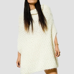 OFF SALE Chunky handgestrickte Alpaka Poncho Cape Pullover | asymmetrischer Poncho | von SONQO