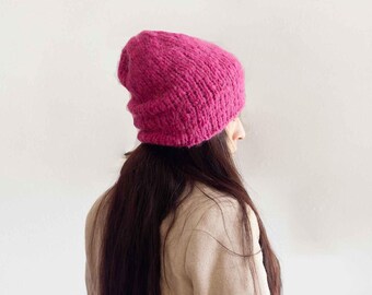 Slouchy alpacka stickad mössa, vinterullmössa, handgjord varm stickad mössa för unisex, etiskt hållbart mode, mysig höst- och vinteraccessoar