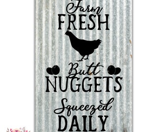 Letreros para gallinero, Nuggets de trasero frescos de granja exprimidos diariamente, Decoración rústica para el gallinero de tu patio trasero 8-FRM002
