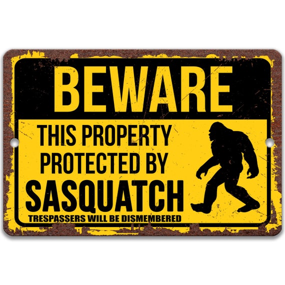 Hinweisschild „Please Do Not Feed The Sasquatch“ – 25,4x12,7 Cm, Rustikales Blechschild, Lustige Outdoor-Deko
