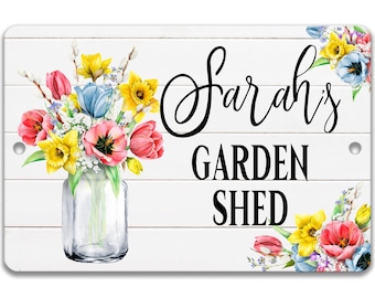 Cartello personalizzato per casetta da giardino, cartello personalizzato per giardino femminile con fiori primaverili, regalo per lei, decorazione carina per casetta da giardino F-SHE001