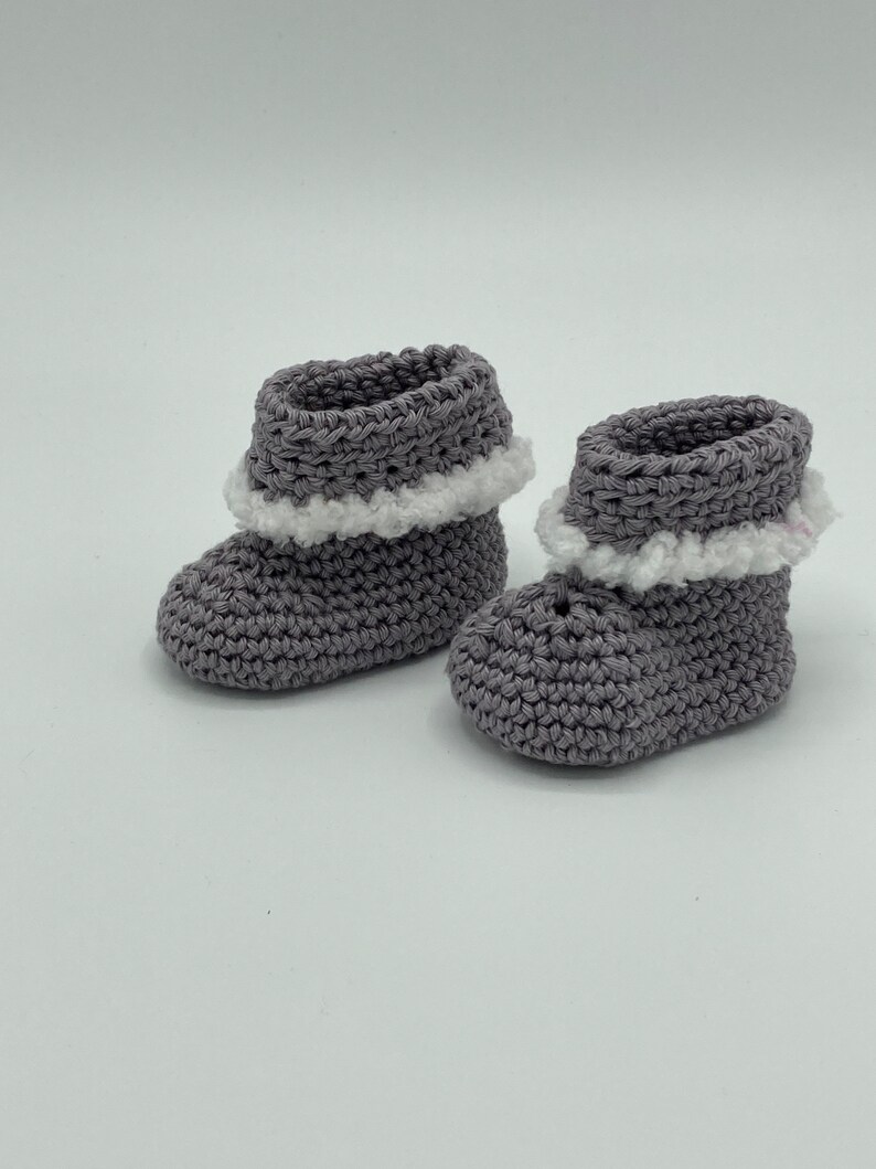 Crochet baby booties, Baby shoes, Winter baby shoes image 1