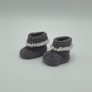 Crochet baby booties, Baby shoes, Winter baby shoes image 2