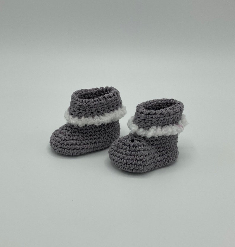 Crochet baby booties, Baby shoes, Winter baby shoes image 2