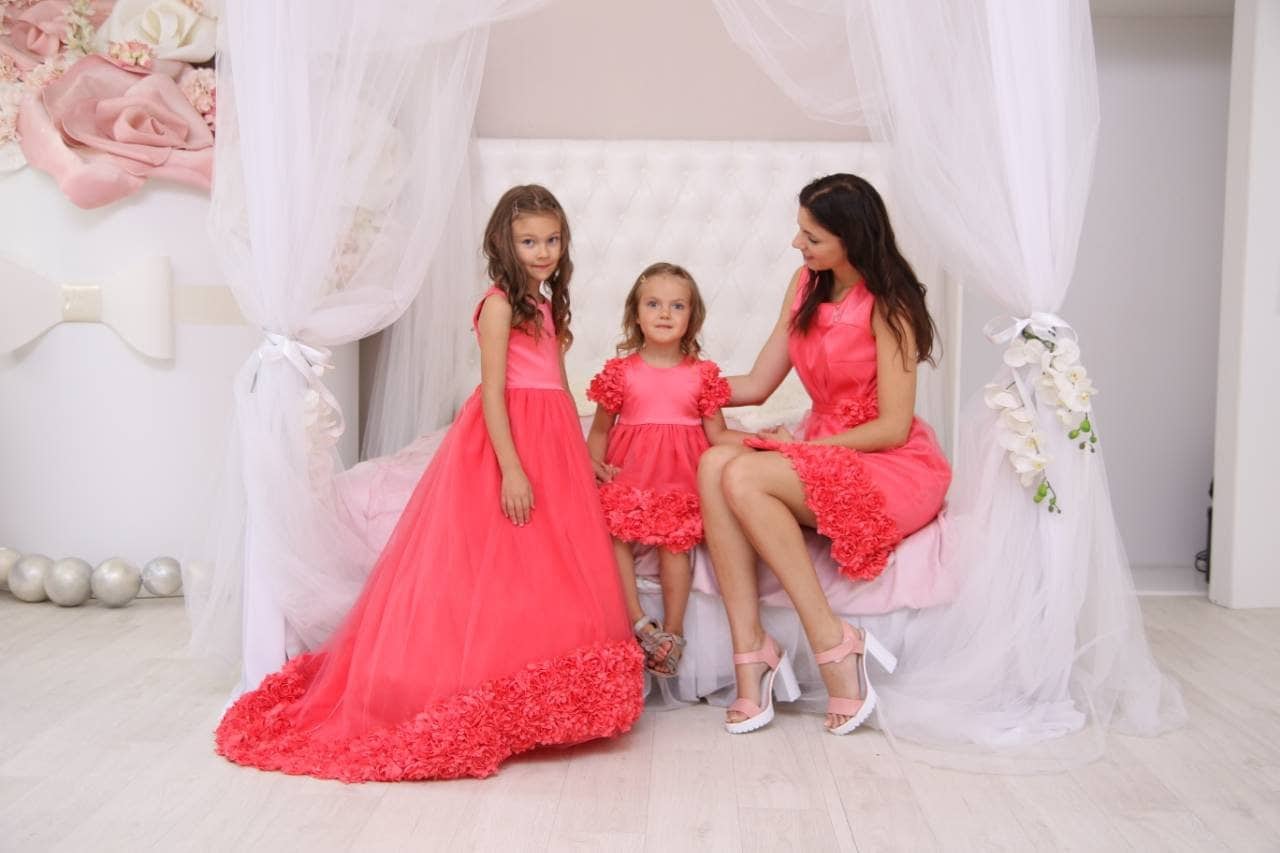 red lip bride