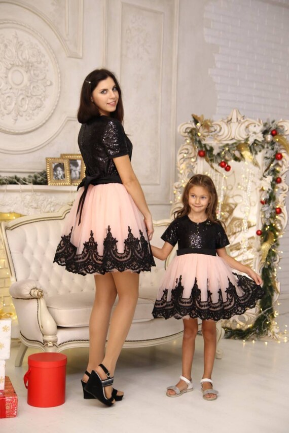 matching christmas dresses for mother and daughter