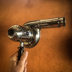 Secador de pelo AEG &quot;Radiopur&quot;. Diseño: Peter Behrens 1920 - 1925.