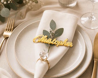 Tarjetas de lugar de boda acrílicas doradas personalizadas: nombres de invitados cortados con láser