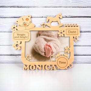 Cornice in legno personalizzata per neonati con metrica di nascita incisa, regalo di annuncio di nascita personalizzato tagliato al laser per neo-papà/mamma, ricordo dei dettagli della nascita