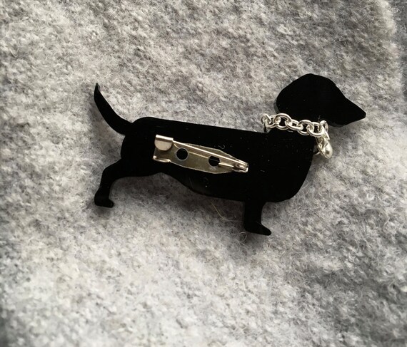 Dachshund Sausage Dog Brooch Lapel Pin Supplied in Gift Pouch