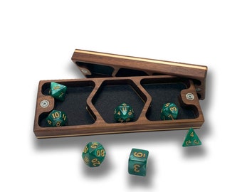 Ręcznie wykonany skarbczyk na kości z orzecha włoskiego – magnetyczny pojemnik na kości RPG do gry Dungeons & Dragons, mieści 2+ zestawów