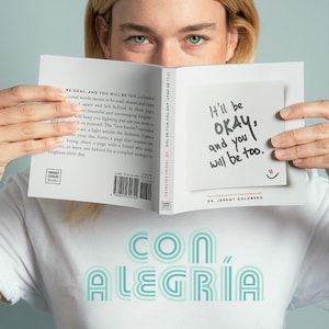 Con alegría | With Joy Graphic Tee