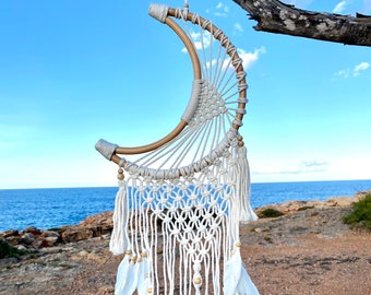 White dreamcatcher with feathers/moon dreamcatcher/macramé moon wall hanging/macramé dreamcatcher with white feathers.