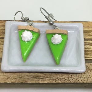 Boucles d&#39;oreilles en pâte polymère Key Lime pie
