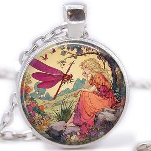 Dragonfly Cabochon Pendant Necklace: Vintage Style Art Nature Jewelry