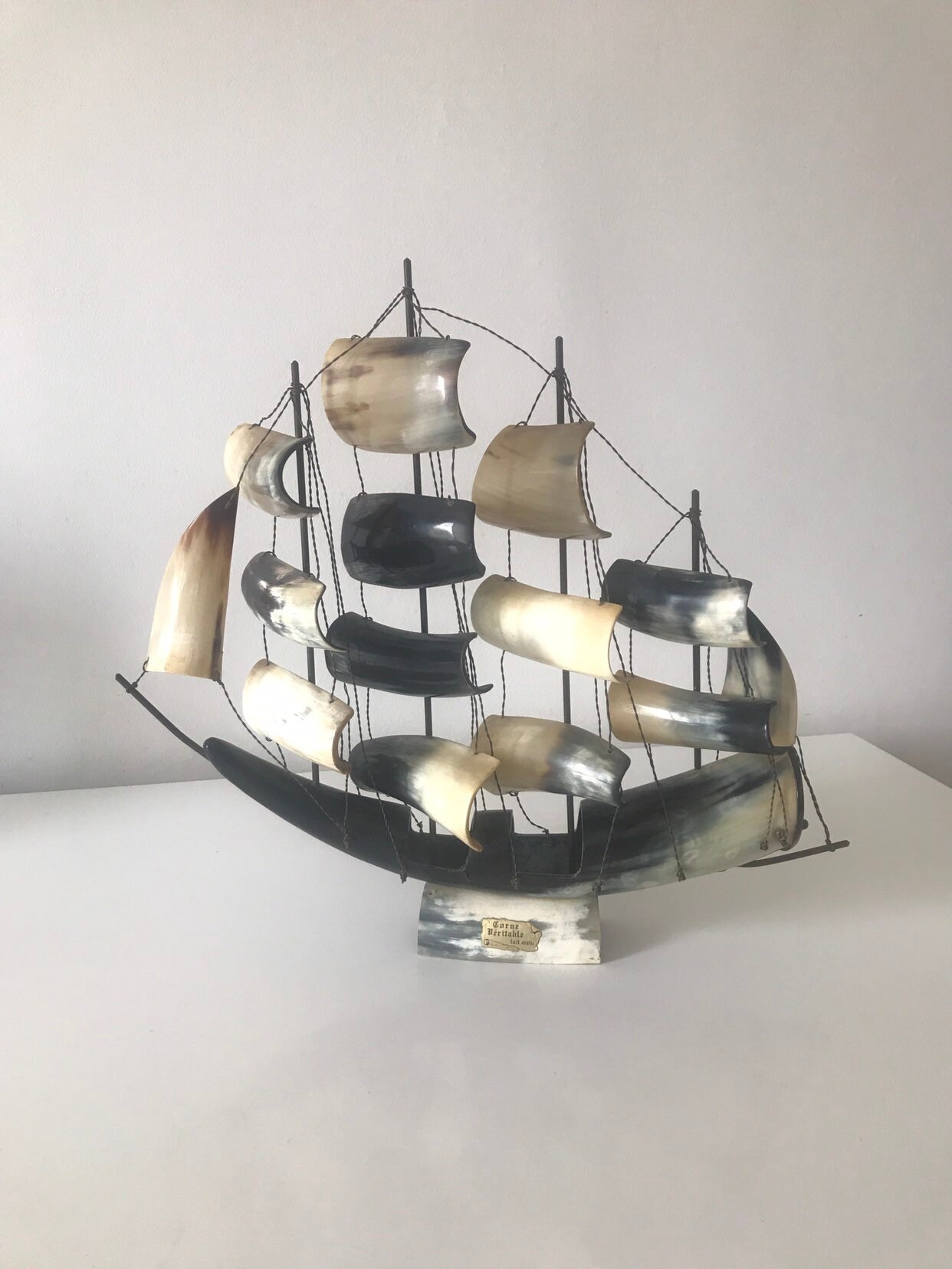 Maquette de Bateau en Corne Vintage