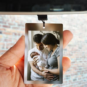 Personalized Metal Mom Car Ornament - Custom Mother’s Day Gifts, Photo Car Rearview Picture Hanger, Mom Car Charm, Rearview Mirror Charms.