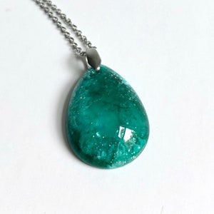 Resin pendant