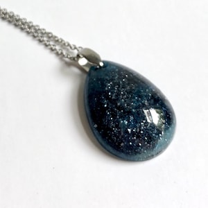 Resin pendant