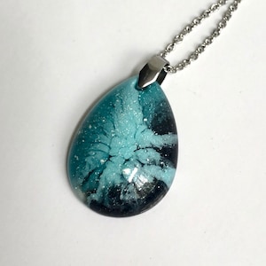 Resin pendant