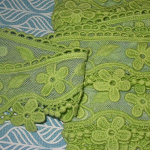 2 yards in 2 1/2&quot; width in kiwi green color in poly cotton & tulle novelty trim with floral pattern for your fashion/weddiing project