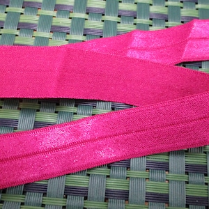 6 Meter in 5/8&quot; Breite in fuchsia Farbe falten über elastische Borte für Ihr Fashion Design / Stirnband / Bademode Design dekorativ.