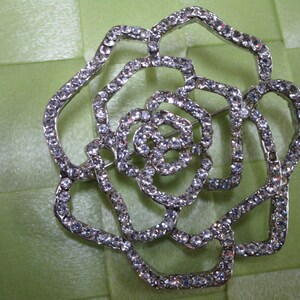 1 piece in 2&quot; width high end silver tone color rhinestone floral pattern brooch for your sewing and wedding decorative.(b5)