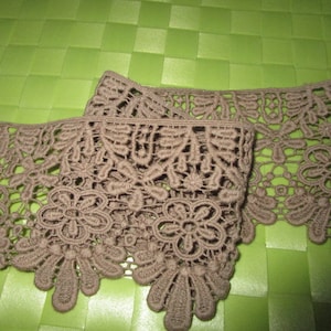 this is a 3 yards in 4&quot; width in LT brown color high end poly cotton trim w/floral pattern trim for your design