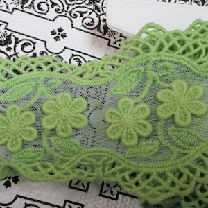 2 yards 3 1/4&quot; width in kiwi green color crochet cotton & tulle lace trim/Alencon lace with floral pattern for your fashion decorative.