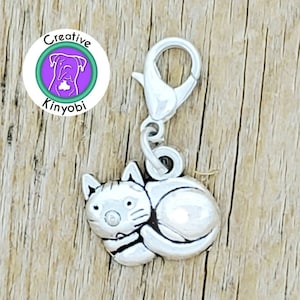Curled up cat zipper charm, silver cat charm with clasp, cute cat clip on charm, cat loaf, lazy cat stitch marker, Fast Shipping from USA
