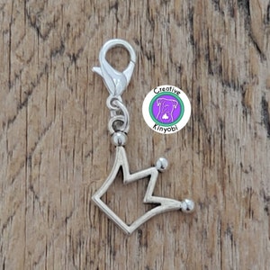 Silver crown charm, crown bracelet charm, crown zipper charm, purse charm, royal charm on lobster clasp, Fast Shipping from USA CS592
