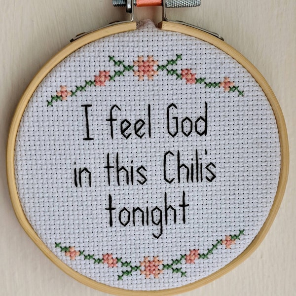 Ich fühle Gott in diesem Chili heute Abend, Das Büro Kreuzstich, fertig Kreuzstich Wandbehang, lustige Bürostickerei, Pam The Office