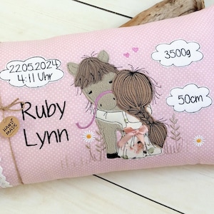 Stickdatei Stickmotiv für Namenskissen Pferdeliebe mit Mädchen und Pferd Doodle für Kinderkissen Geburtskissen mit Wolken 16x26