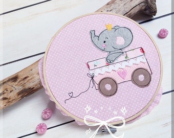 Embroidery file, embroidery motif, elephant, baby, with crown, little queen, doodle, 10x10 - 4x4 inches