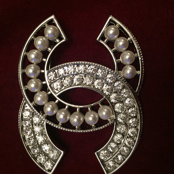 Large Vintage Chanel Faux Pearl & Diamonte Brooch