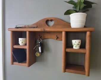Vintage Heart Corner Shelf | Medium Scalloped Wooden Shelf With