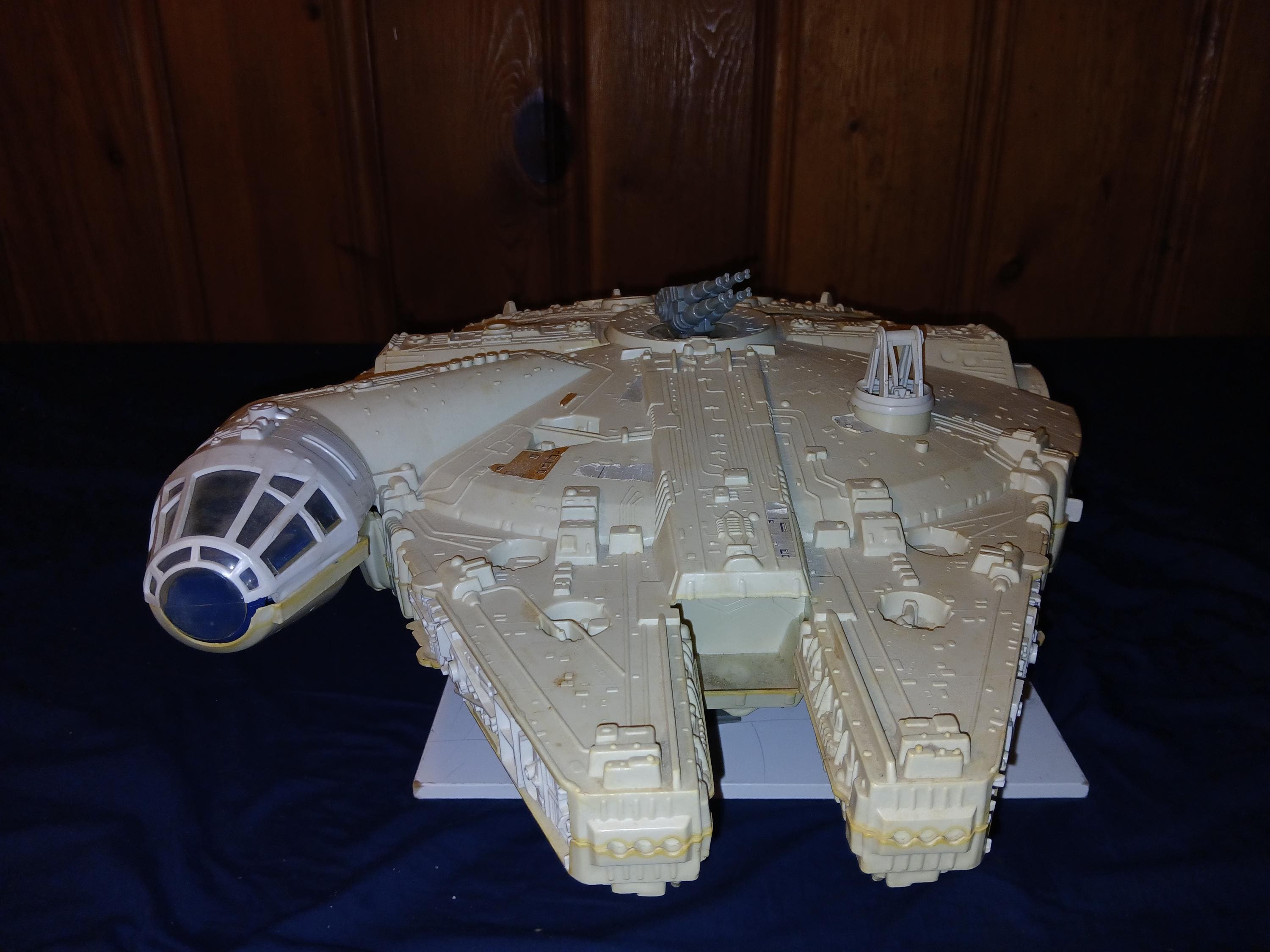 STAR WARS, Millenium Falcon, Från Bl.a. Episode IV - A New Hope Plast Tonka 1990 Tal