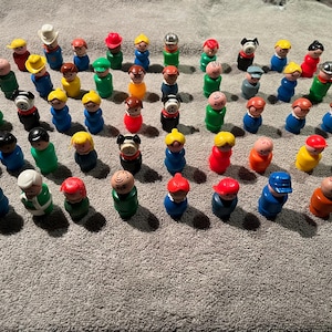 HUGE lot of 50!!! vintage fisher price little people figures