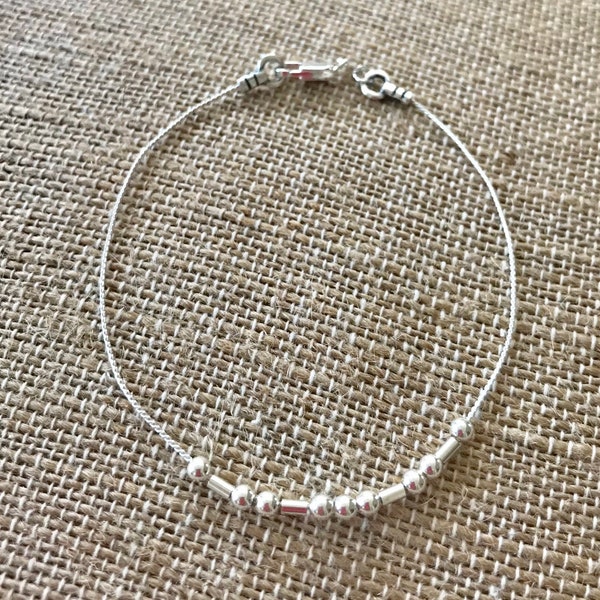 Pulsera personalizada con código Morse de plata de ley / Personalizar con la(s) palabra(s) elegida(s)