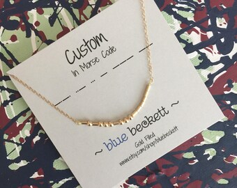 Collar con colgante de código Morse chapado en oro, personalizado con palabra o nombre diferente. Collar con barra.