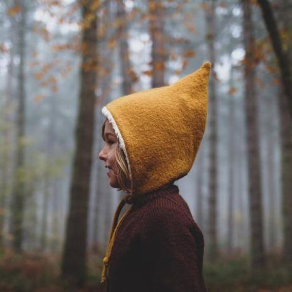 Bonnet Gnome en laine doublé polaire pour garçon ou fille. Chapeau Pixie confortable et élégant, chapeau Wizard. Chapeau de sorcière, chapeau Efl, chapeau jaune