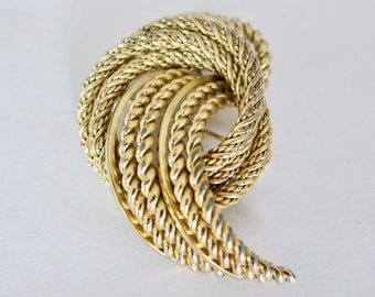 1967 Large for Christian Dior, important gold twisted metal knot brooch. Signed Grosse Germany.