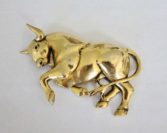 Vintage Michel Bez, extra large bull sculpture brooch. Signed by the artist. Piece of collection.