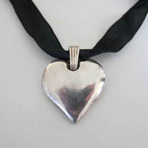 Jacky De G vintage, silver metal heart pendant. Sign.